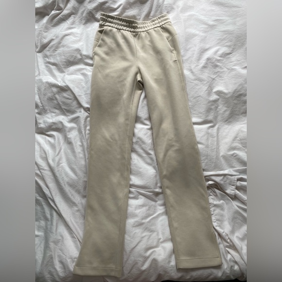 Lululemon Brushed Softstreme Split-Hem High-Rise Pant
Natural Ivory - Picture 3 of 6